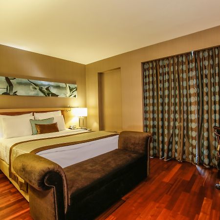 Dedeman Bostanci Istanbul Hotel&Convention Center Esterno foto A bedroom at the hotel