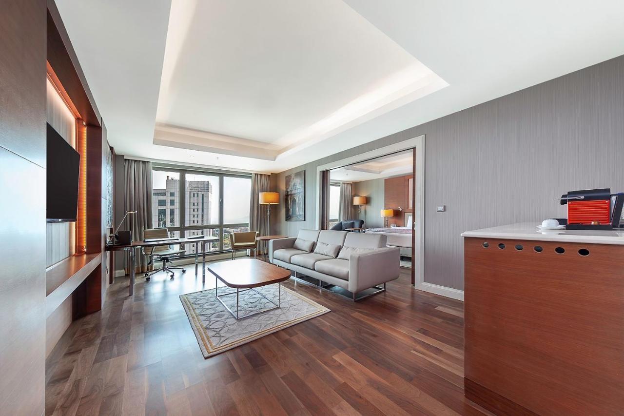 Dedeman Bostanci Istanbul Hotel&Convention Center Esterno foto Suite at the hotel