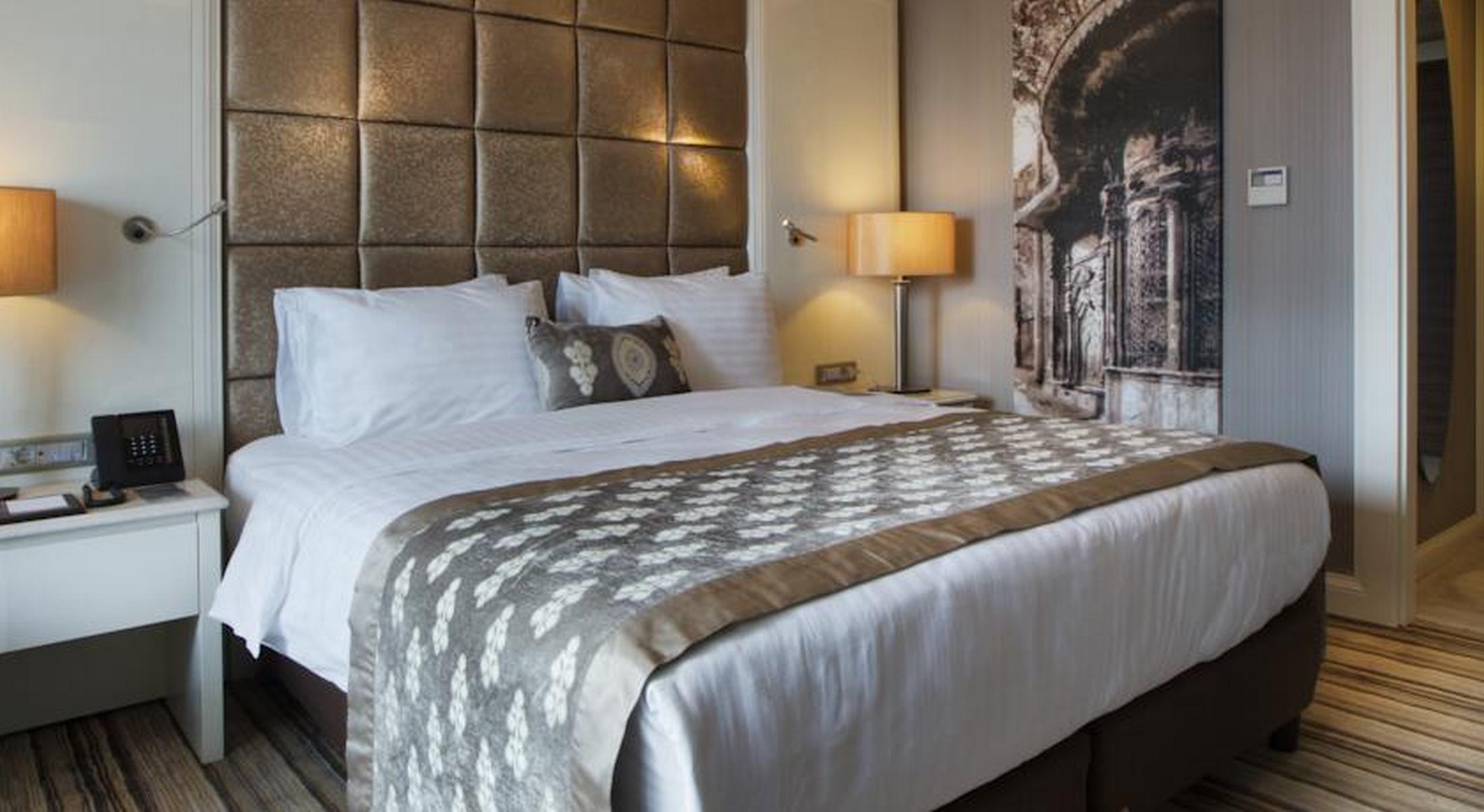Dedeman Bostanci Istanbul Hotel&Convention Center Esterno foto A bed runner