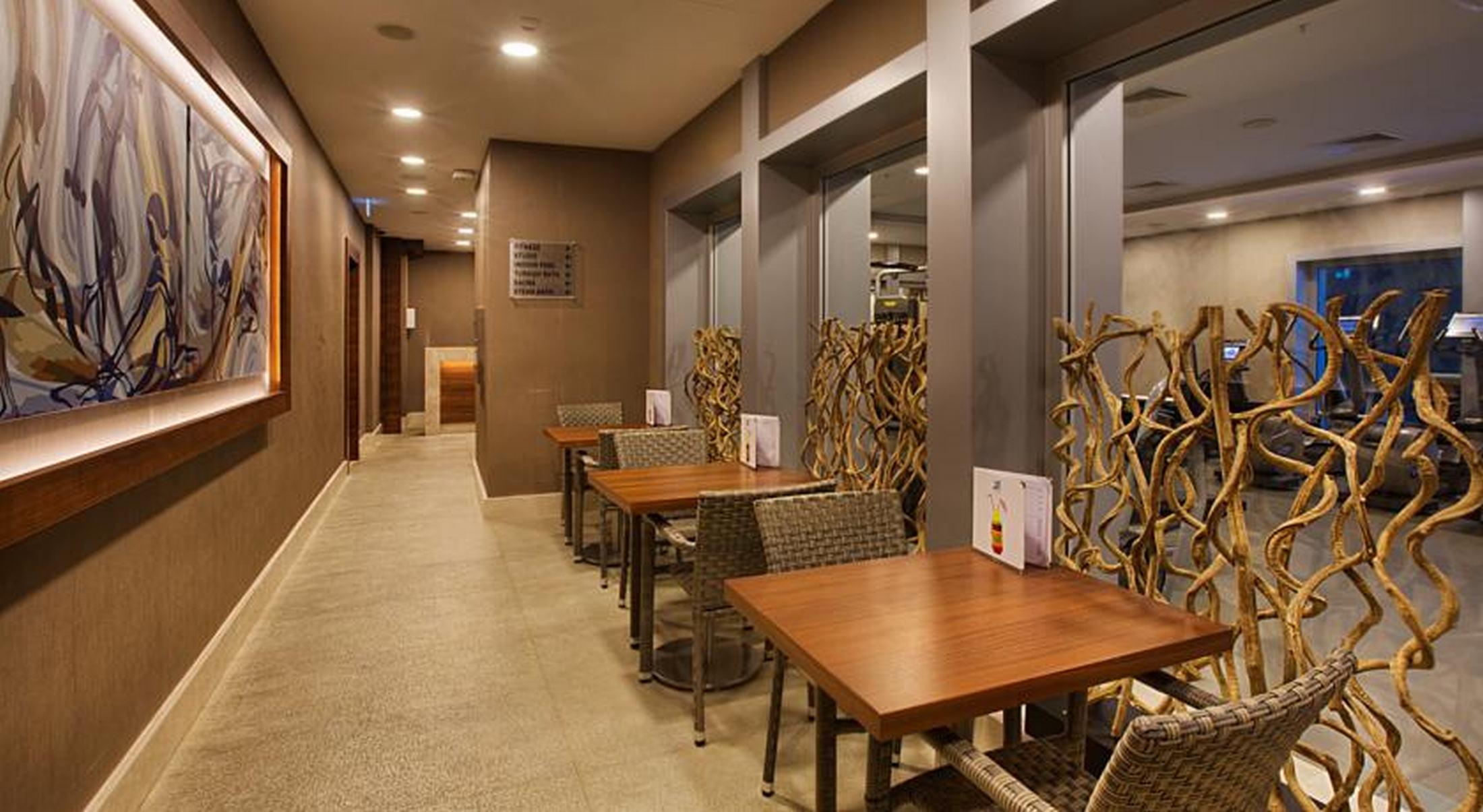 Dedeman Bostanci Istanbul Hotel&Convention Center Esterno foto The lounge at the airport