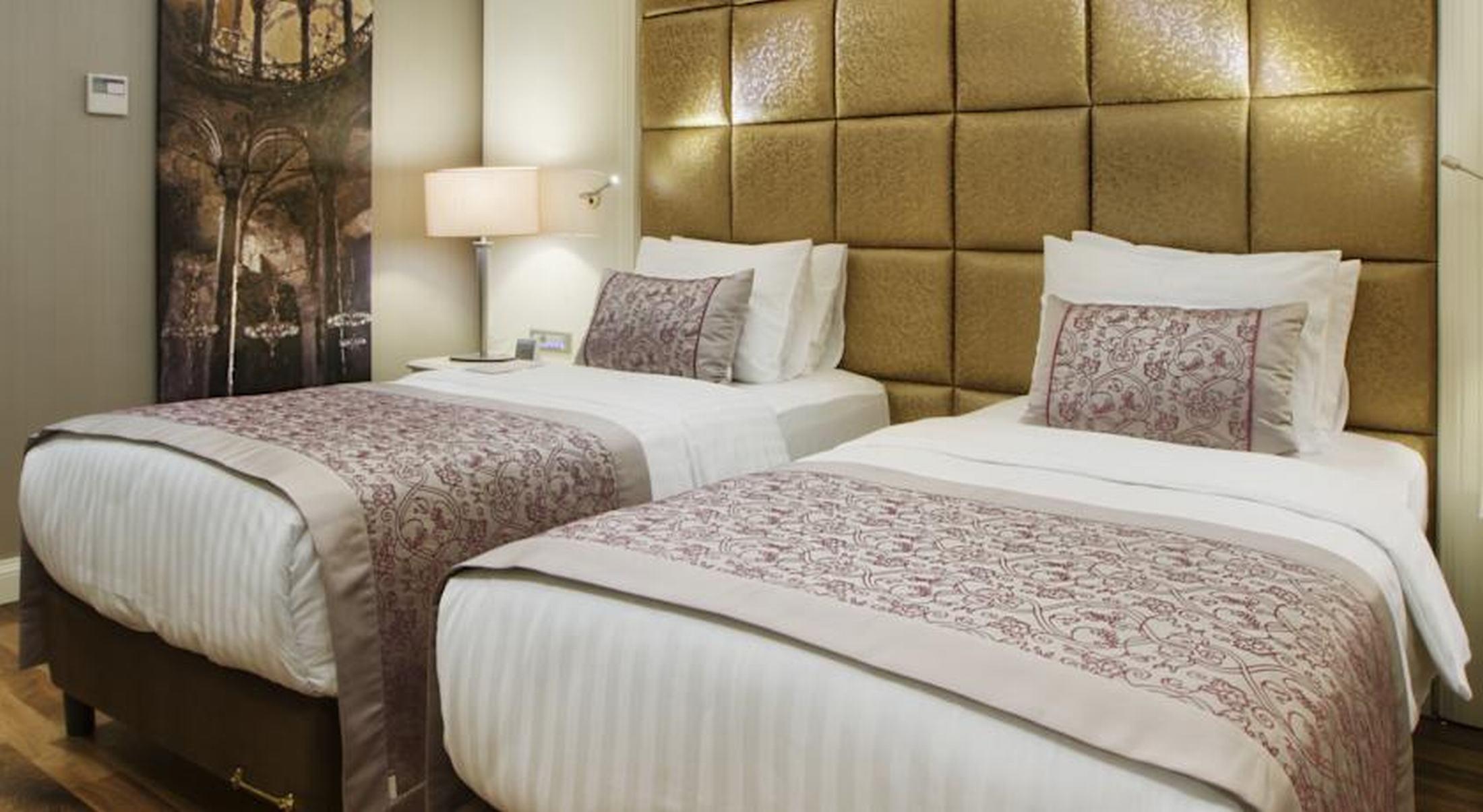 Dedeman Bostanci Istanbul Hotel&Convention Center Esterno foto A bed runner