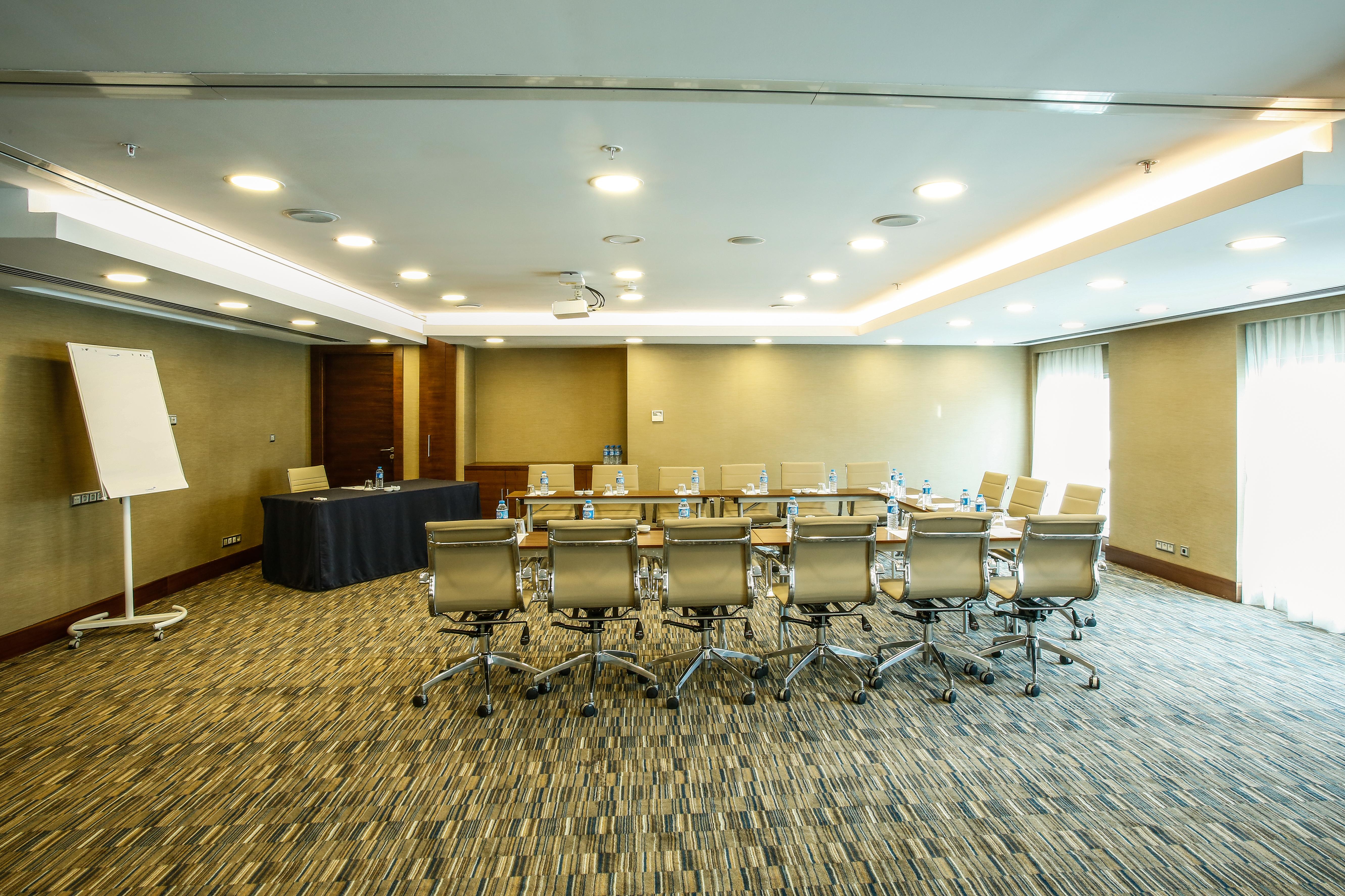 Dedeman Bostanci Istanbul Hotel&Convention Center Esterno foto Meeting room