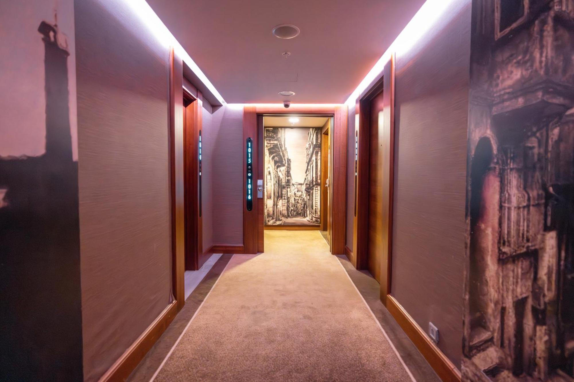Dedeman Bostanci Istanbul Hotel&Convention Center Esterno foto A corridor at the hotel